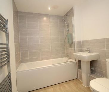 1 bedroom in a house share to rent - Photo 6