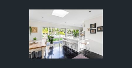 Peaceful, Lively and Whimsical Home - Photo 5