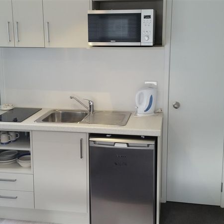 Furnished Two Bedroom Unit - Melville - Photo 4