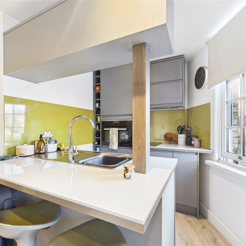 Victoria Street, Berkshire Victoria Street, Berkshire - Photo 1