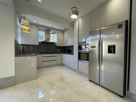 5 bedroom semi-detached house to rent - Photo 4