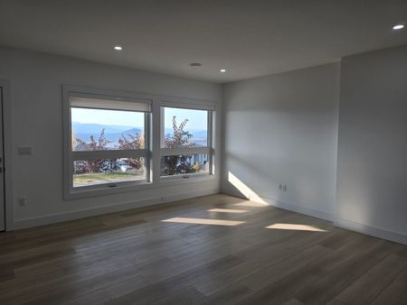 Executive 6 Bed Home in Tower Ranch - Photo 2