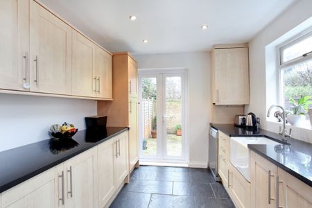 3 bedroom terraced house to rent - Photo 5