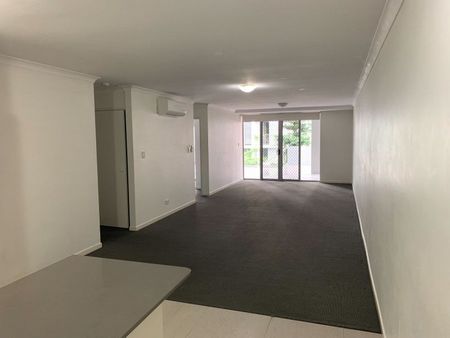 Spacious 2-Bedroom Apartment in Woolloongabba - Photo 2