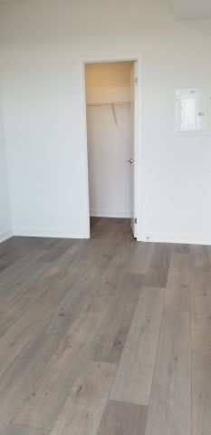 For Lease - 38 Honeycrisp Crescent Unit# 1916, Vaughan, Ontario - Photo 4