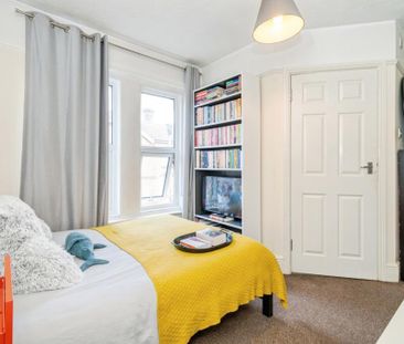 1 bedroom in a house share to rent - Photo 6