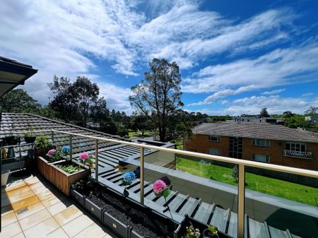 Modern 2 Bed | 2 Bath | 1 Car For rent in Balwyn North - Photo 2