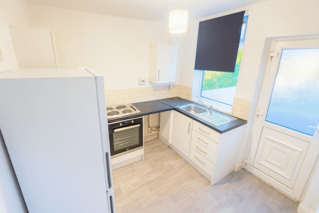 2 bedroom terraced house to rent - Photo 4