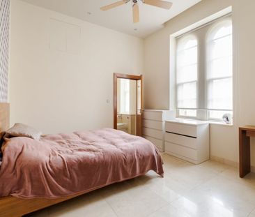 4 bedroom flat to rent - Photo 3