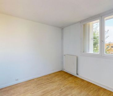 Location Appartement 4 pièces 85 m2 à Roissy-en-Brie - Photo 3