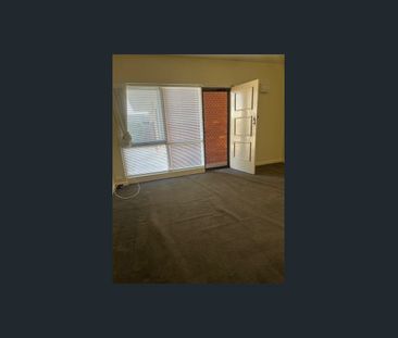 SPACIOUS APARTMENT! - Photo 5