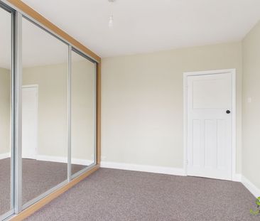 2 Bedroom - Photo 4