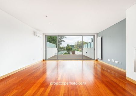 Moradia em Banda T3+1