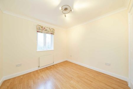 Coverdale Road, NW2, London - Photo 2