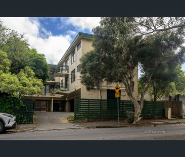 4/70 Edinburgh Street, Flemington, Vic 3031 - Photo 2