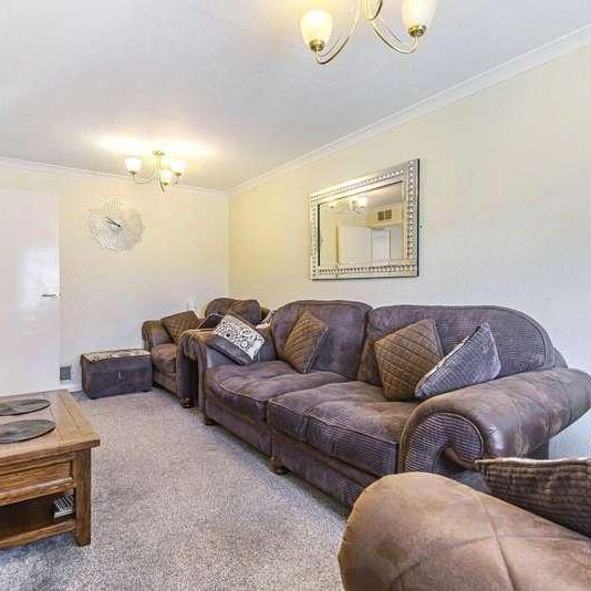 Claydon Road, Horsell, Woking, GU21 - Photo 1