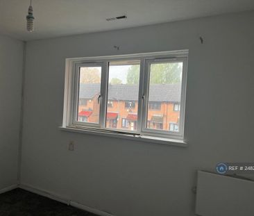 2 bedroom end of terrace house to rent - Photo 2