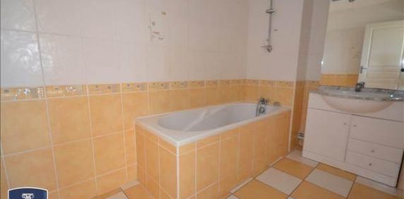 Location Appartement 3 pièces 69m² LE TAMPON 97430 - Photo 2