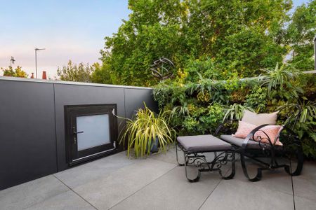 72 Chatsworth Rd, Prahran - Photo 2