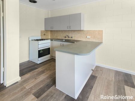 14/10 Macquoid Street, Queanbeyan East, NSW 2620 - Photo 4