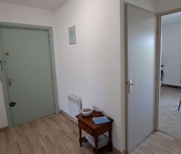 Location Appartement 3 pièces 79m² LE GOLFE JUAN 06220 - Photo 4