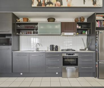 Stylish Inner-City Living in the Heart of Fortitude Valley - Photo 5