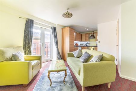 3 bed apartment to rent in Rialto Building, City Centre, NE1 - Photo 2