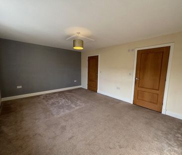 PETERBOROUGH - Photo 4