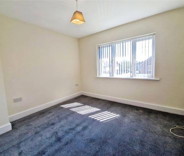 3 bedroom end of terrace house to rent - Photo 4