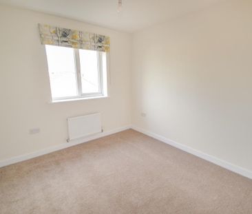 4 bedroom detached house to rent - Photo 3