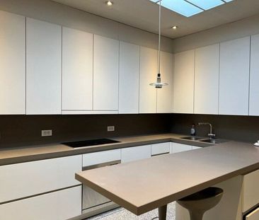 Triplex appartement met 5 slaapkamers en autostaanplaats in het cen... - Photo 2