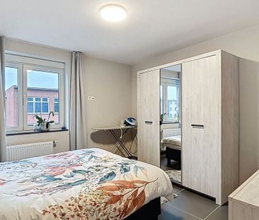 Appartement te huur in Harelbeke voor € 760 met 2 slaapkamers - Photo 2