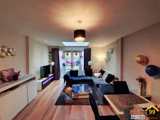 3 bed Semi-detached in Elderberry Close, Kings Park Harold Wood, Romford, RM3 0JY - Photo 1