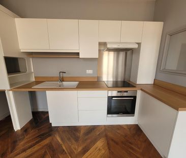 Location Appartement 4 pièces 93m² LYON 2ème - Photo 4