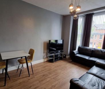 Apt 2 35, 22 Eglantine Avenue, Belfast, BT9 6DX - Photo 1