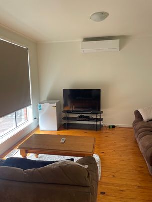 Oakleigh East - Photo 1