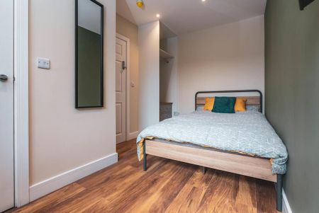 4 bedroom detached house to rent - Photo 2