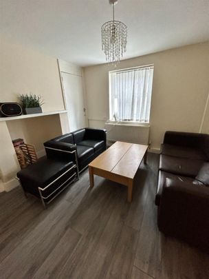 1 bedroom Flat To Let - Photo 1