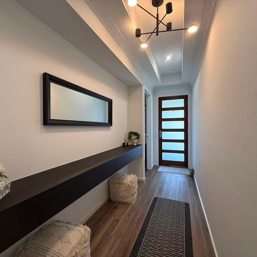 Luxury Living in Enfield I Designer 4-Bedroom Family Masterpiece - Photo 1