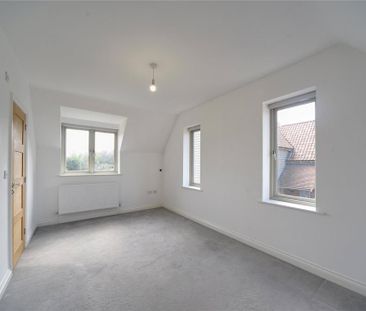 4 bedroom detached house to rent - Photo 3