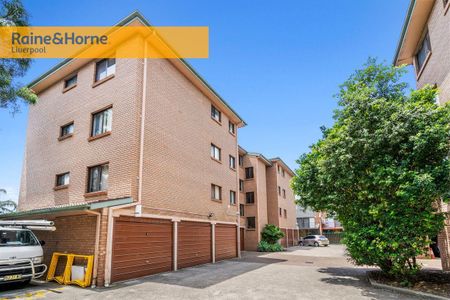 LARGE LIVING AREA - Photo 5