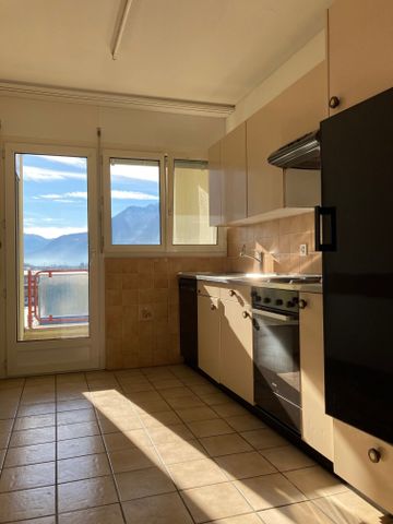 Pratico 3.5 locali immerso nel verde - Photo 4