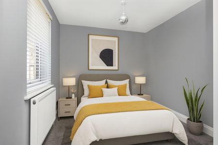 4 Bed End Terrace, Rainbow Avenue, E14 - Photo 2