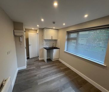 horley 0 bedroom house share to rent - Photo 2