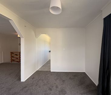Spacipous 3 Bedroom 2 Bathroom Home - Photo 1