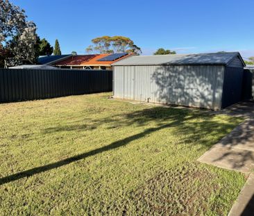 Neat and Tidy 3 Bedroom Home - Photo 1