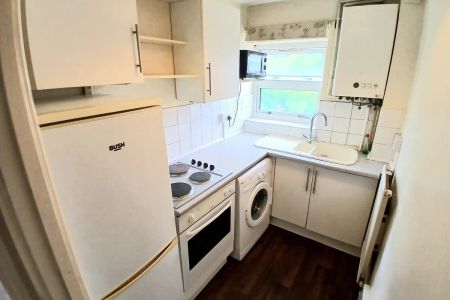 Inskip Crescent, STEVENAGE - Photo 2