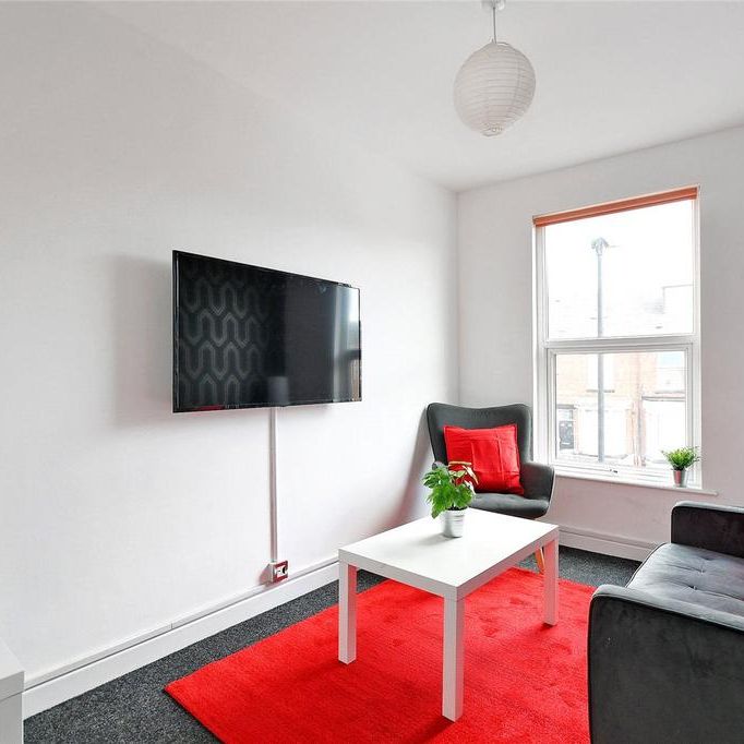 3 bedroom flat to rent - Photo 1