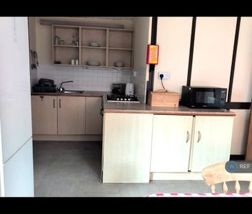 4 bedroom detached house to rent - Photo 4