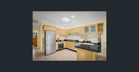 Modern Single-Level Villa in Sought-After Baulkham Hills North - Photo 2